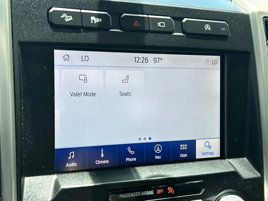 Used 2019 Black Metallic Ford Platinum image 35