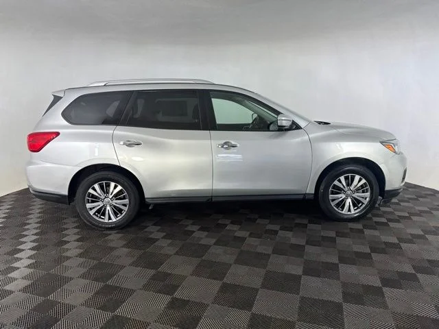 Used 2019 Silver Nissan SV image 4