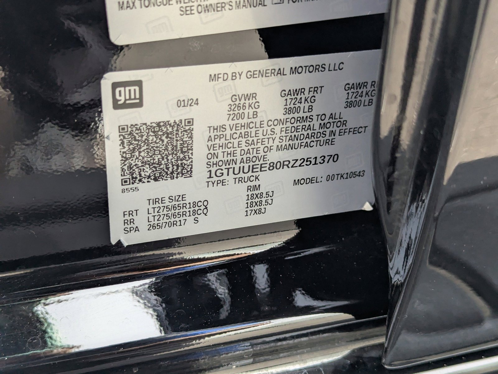 Used 2024 Onyx Black GMC AT4 image 38