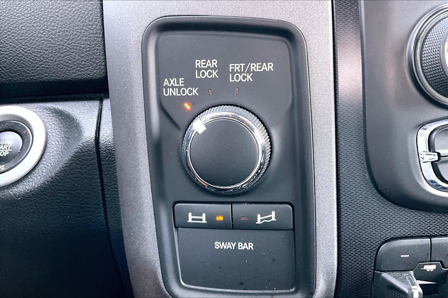 Used 2018 Bright White Clearcoat Ram Power Wagon image 35