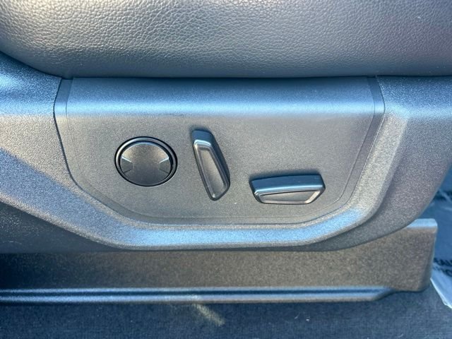 Used 2022 Red Metallic Ford Lariat image 13
