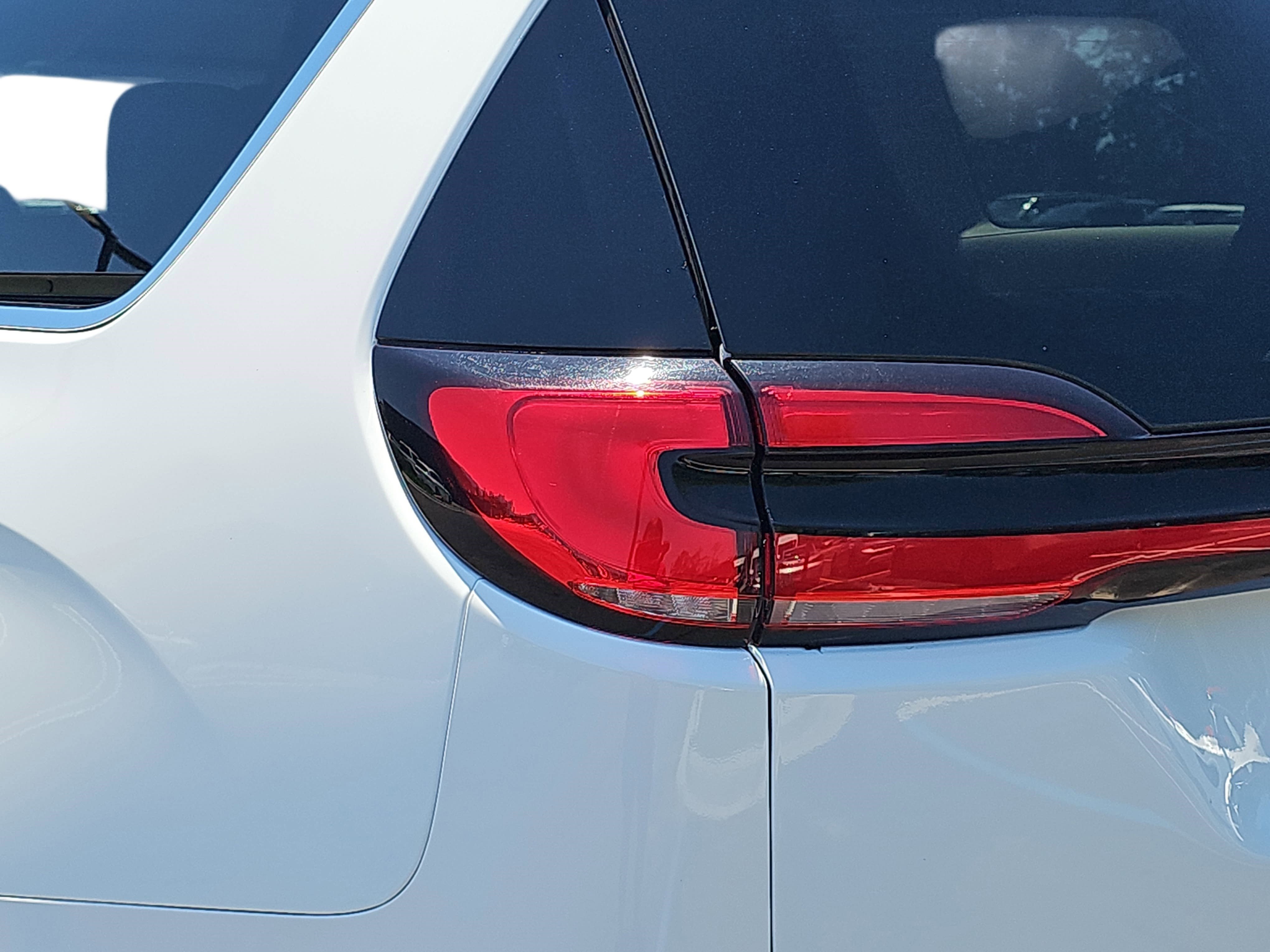 Used 2023 Bright White Clearcoat Chrysler Touring L image 29