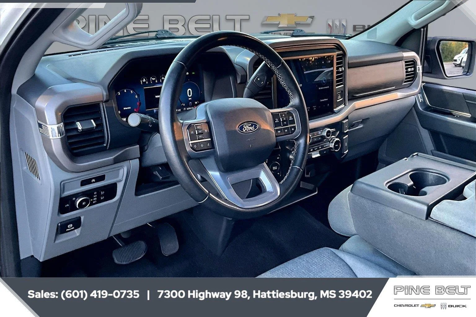 Used 2025 Oxford White Ford XLT image 13