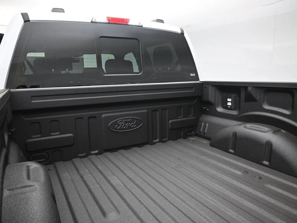 New 2026 Oxford White Ford Lariat image 23