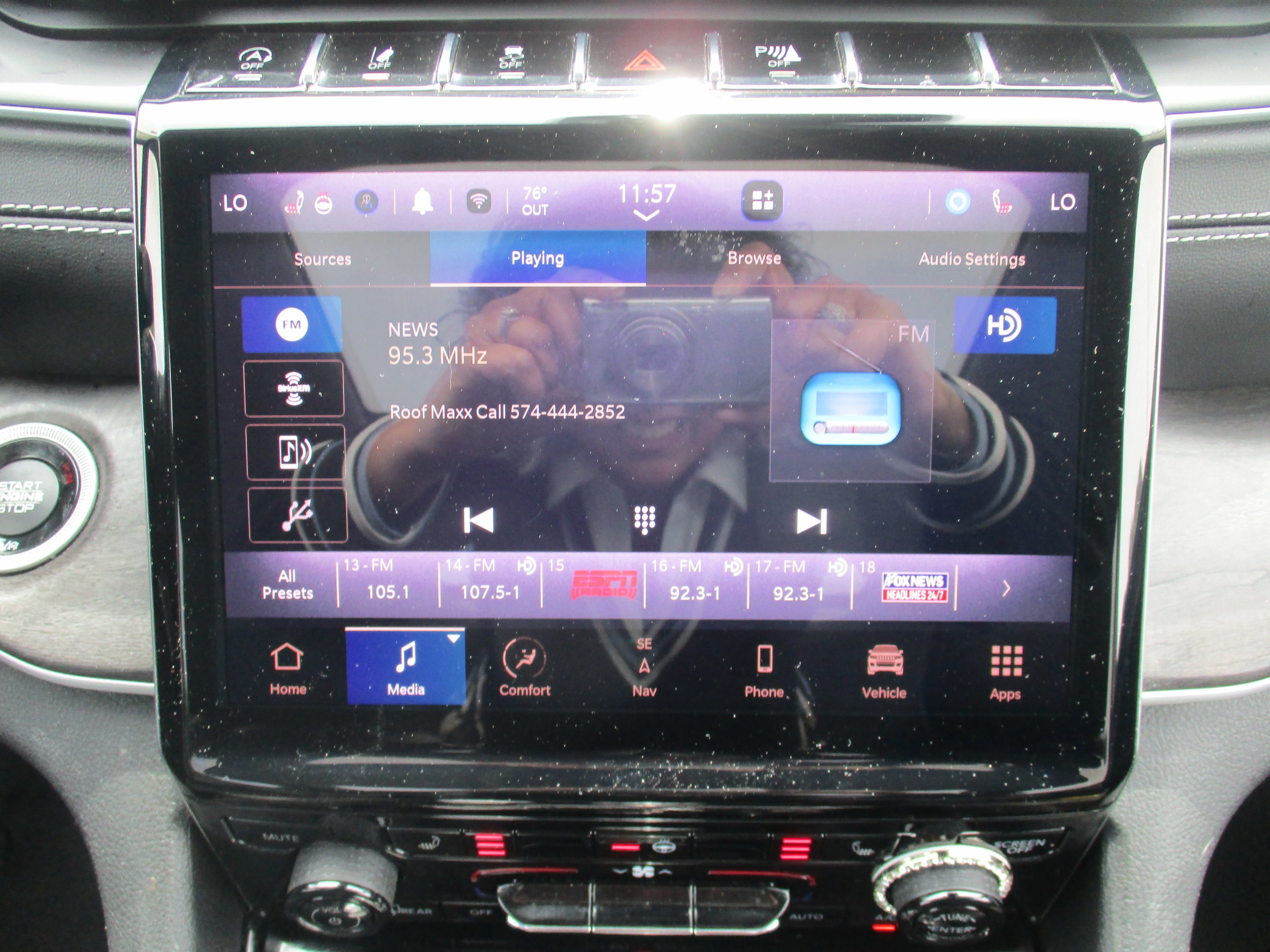 Certified Used 2022 Diamond Black Crystal Pearlcoat Jeep Limited image 18