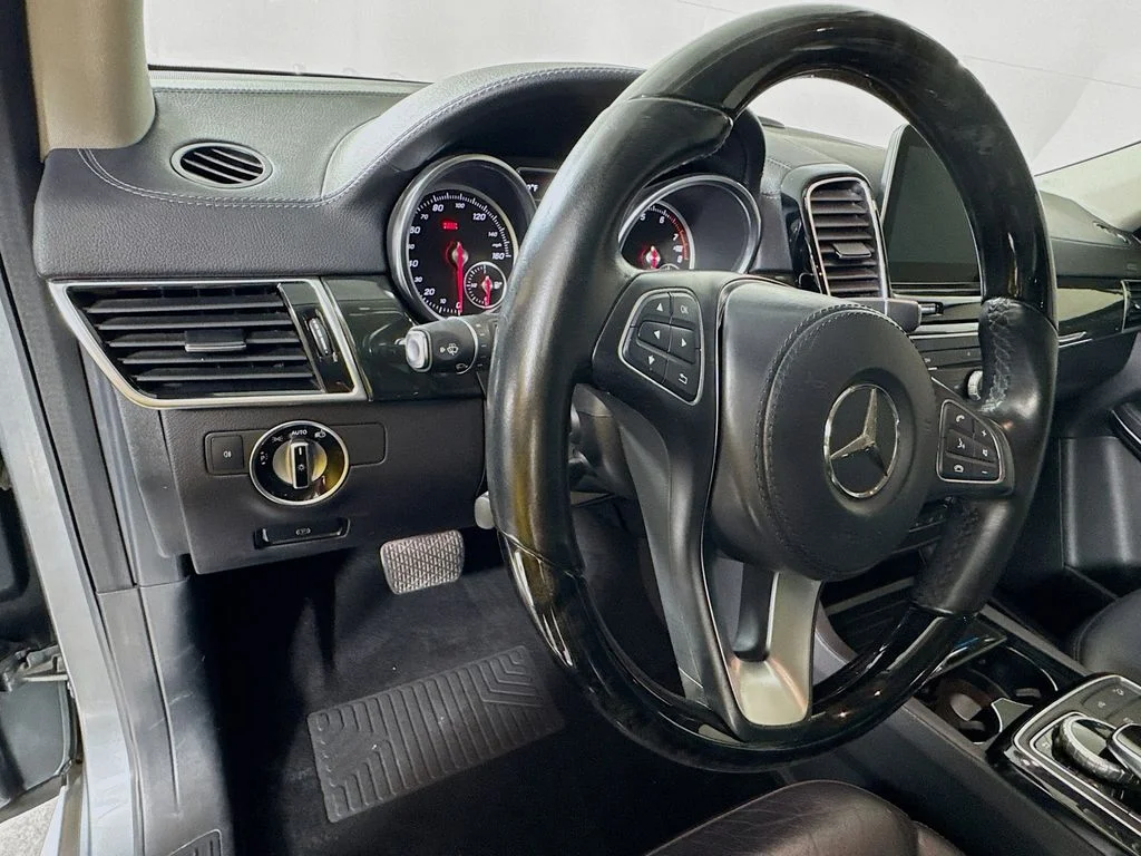 Used 2018 Gray Mercedes-Benz GLS 550 image 11