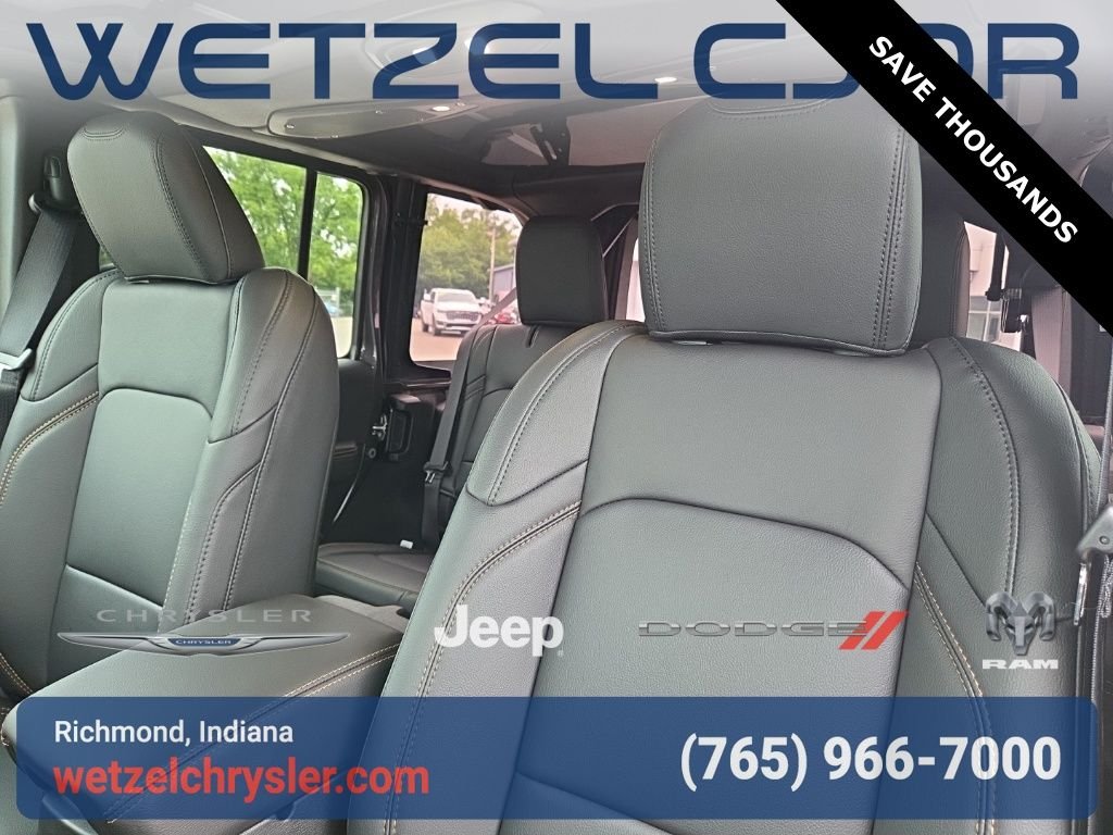 New 2025 Granite Crystal Metallic Clear-Coat Exterior Paint Jeep Sahara image 14