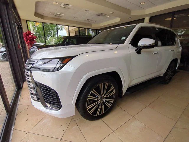 New 2026 Eminent White Pearl Lexus LX 700h LUXURY image 8