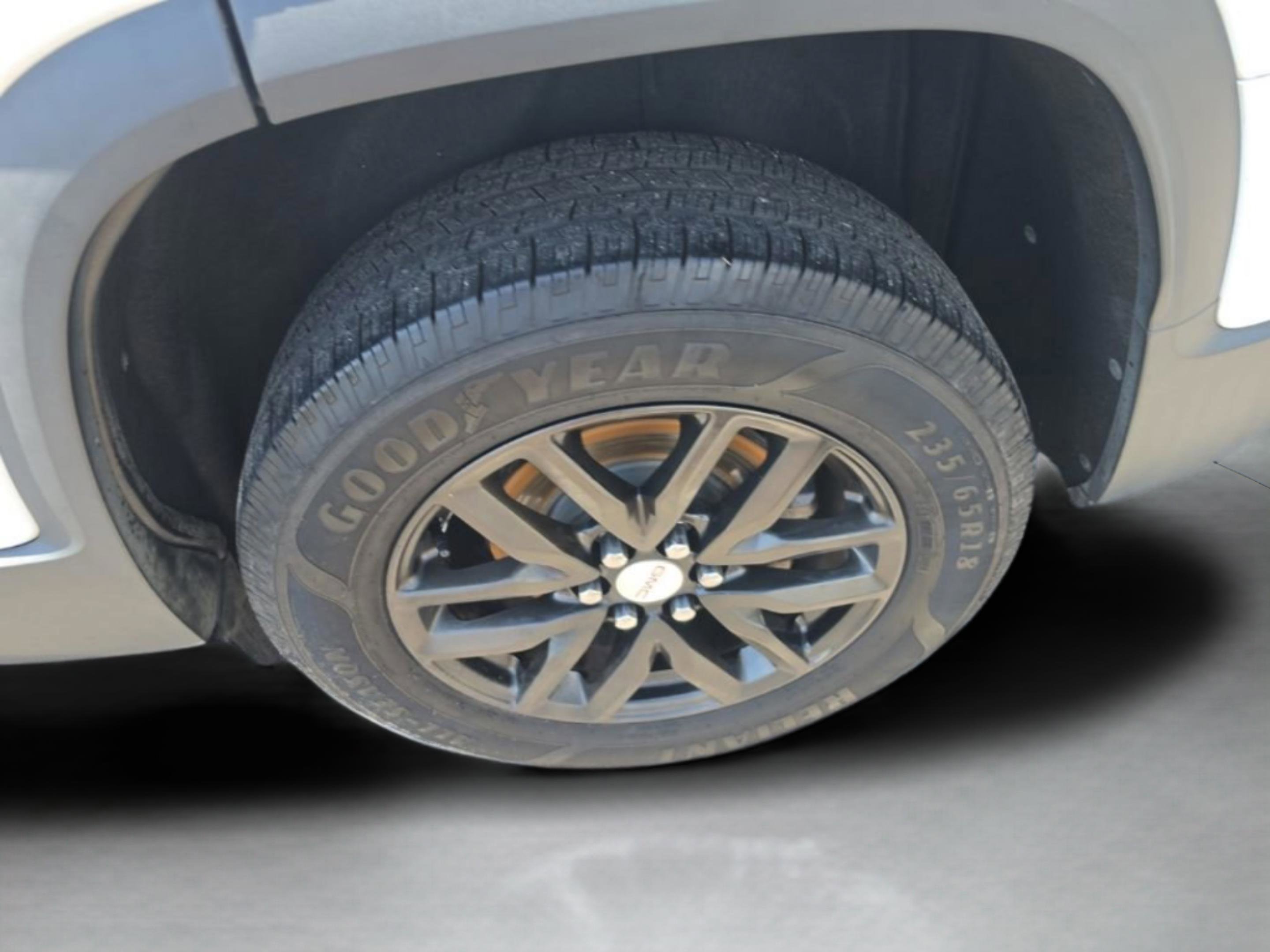 Used 2018 SUMMIT WHITE GMC SLT image 34