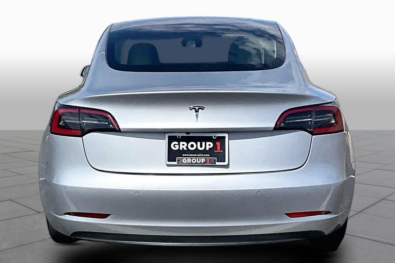 Used 2018 Midnight Silver Metallic Tesla Long Range Battery image 4