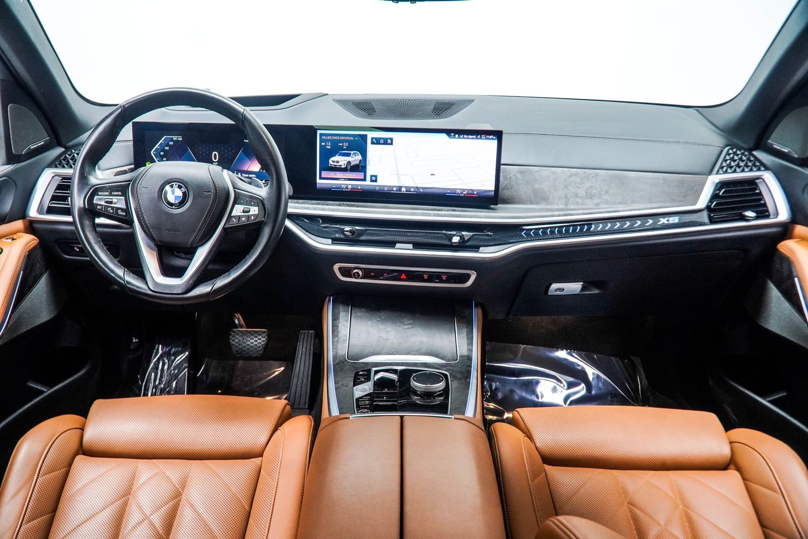 Used 2024 White BMW xDrive40i image 5