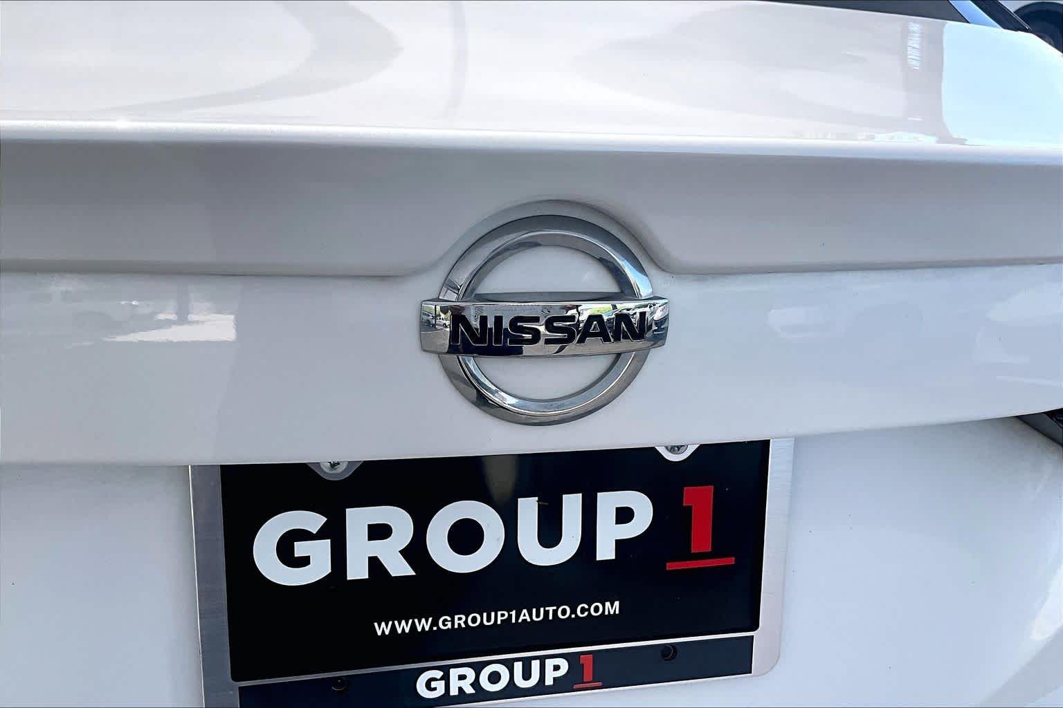 Used 2023 Aspen White Tricoat Nissan SR image 31