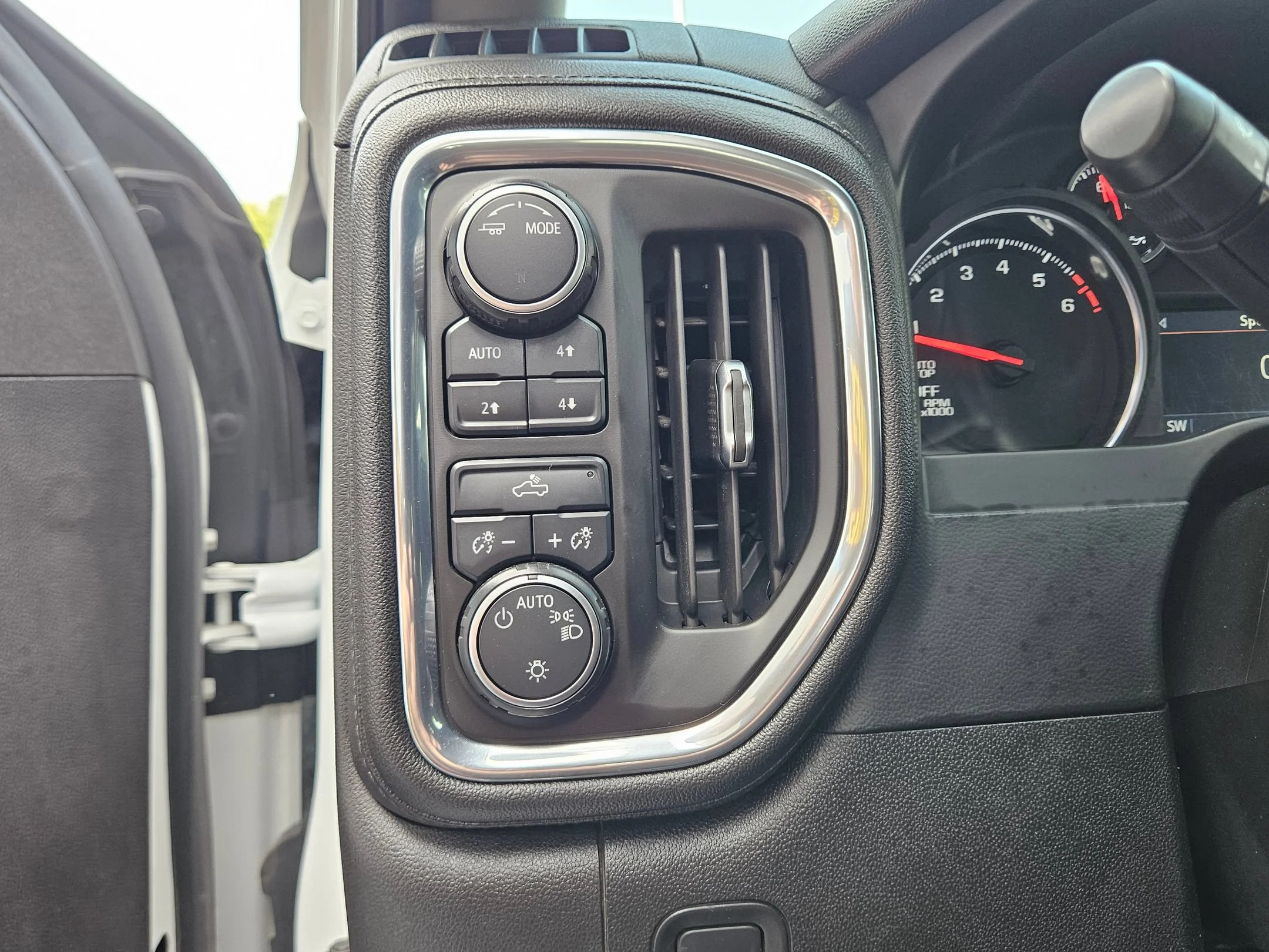 Used 2021 Summit White Chevrolet LT image 19
