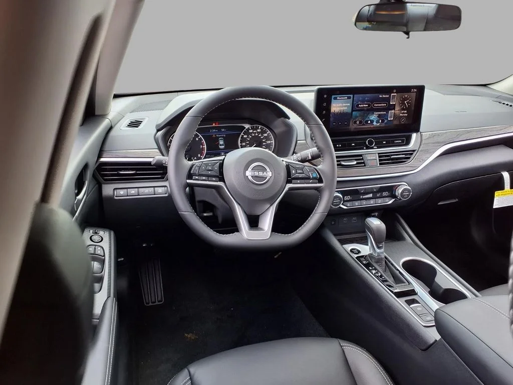 New 2026 Scarlet Ember Tintcoat Nissan SV image 4