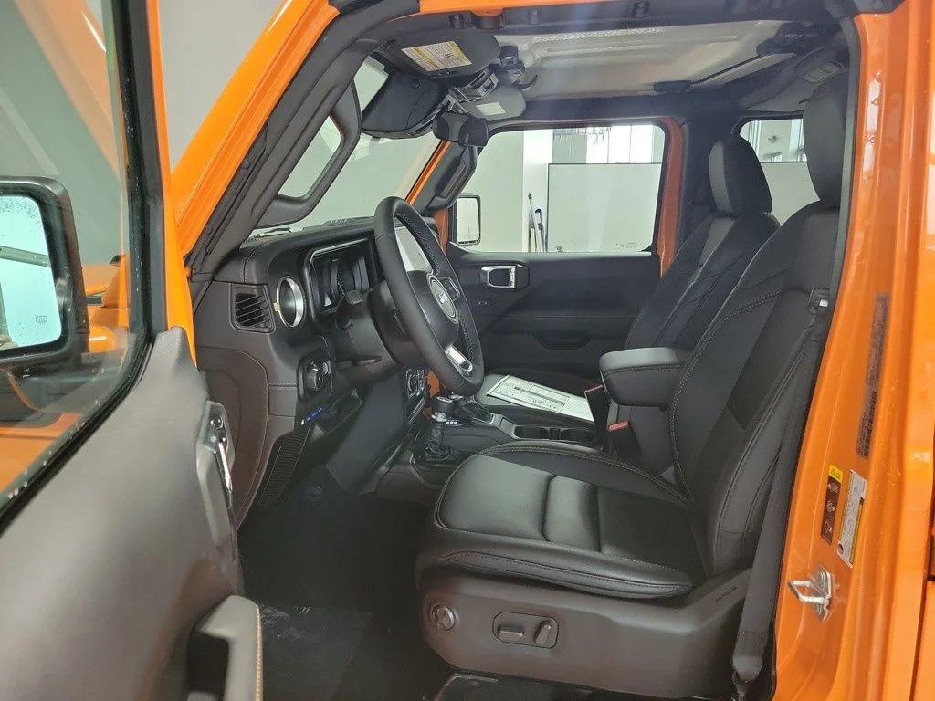 New 2025 Joose Exterior Paint Jeep Sahara 4xe image 9