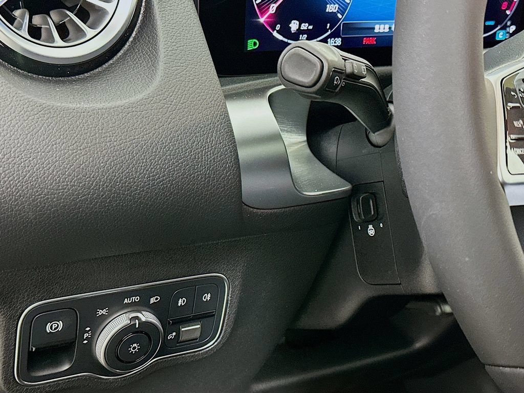 New 2026 Night Black Mercedes-Benz GLB 250 image 39