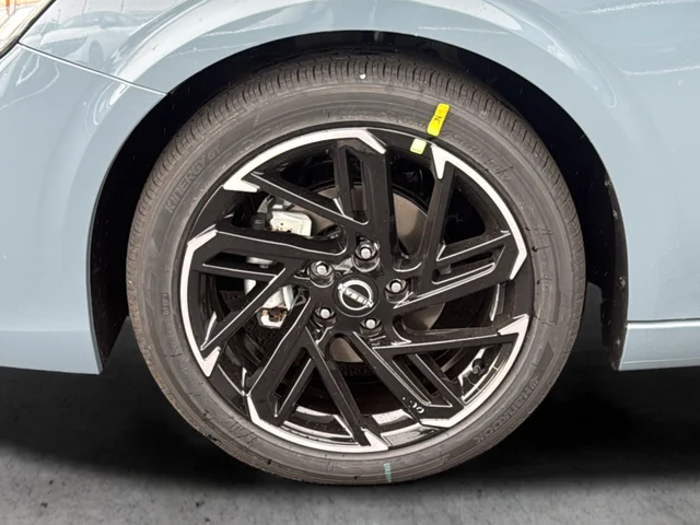 New 2026 Atlantic Gray Metallic / Super Black Two-tone Nissan SR image 9