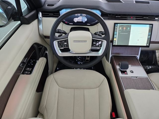 Used 2026  Land Rover SE image 12