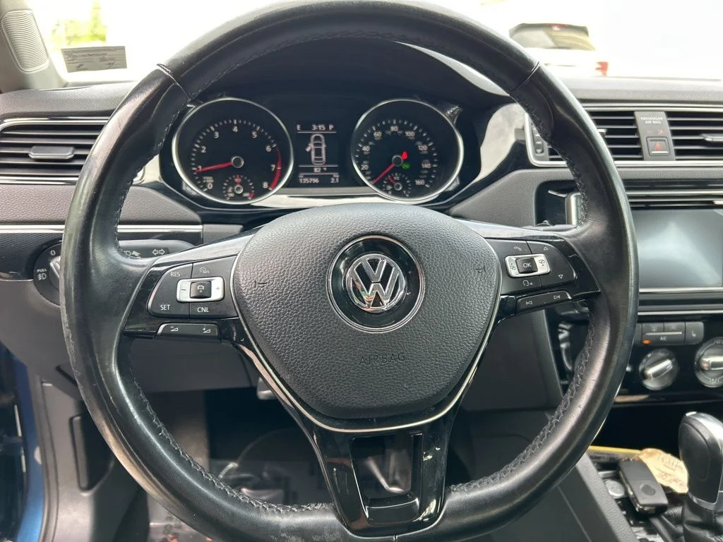 Used 2016 Blue Volkswagen 1.8T SEL image 11