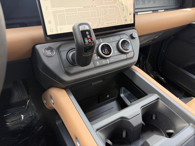New 2026 Woolstone Green Land Rover X-Dynamic SE image 24