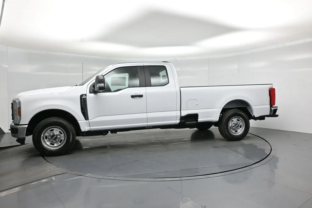 New 2026 Oxford White Ford XL image 22