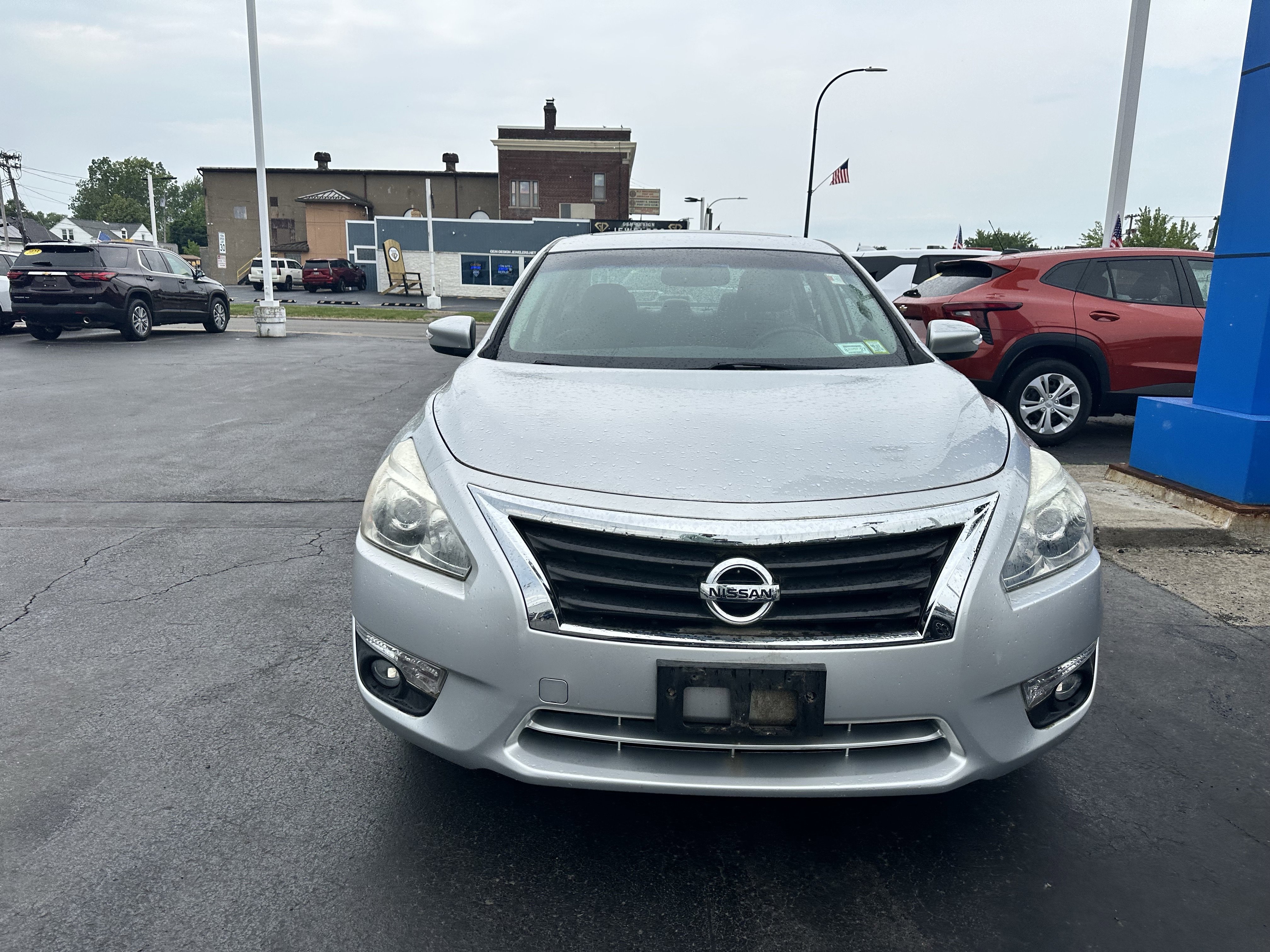 Used 2014 Nissan Altima SV with VIN 1N4AL3AP0EC176647 for sale in Kenmore, NY