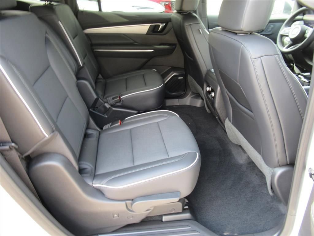 New 2026 Summit White Buick Preferred image 28