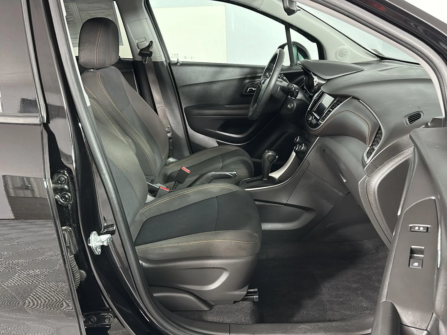 Used 2020 Mosaic Black Metallic Chevrolet LS image 27