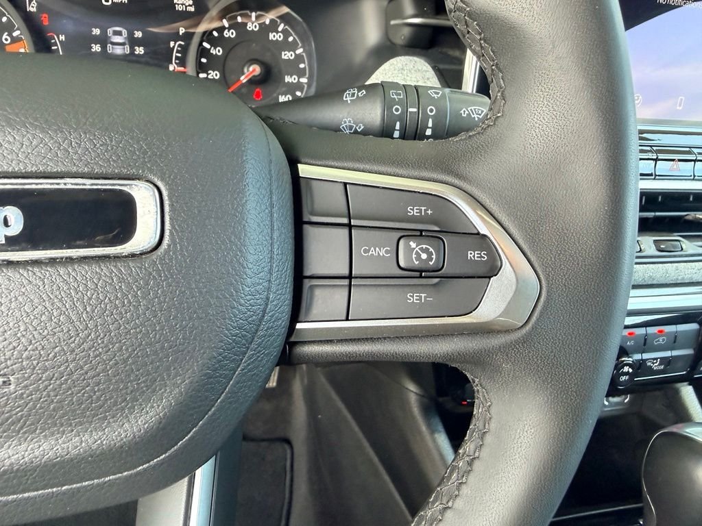 Used 2024 White Jeep Latitude image 20
