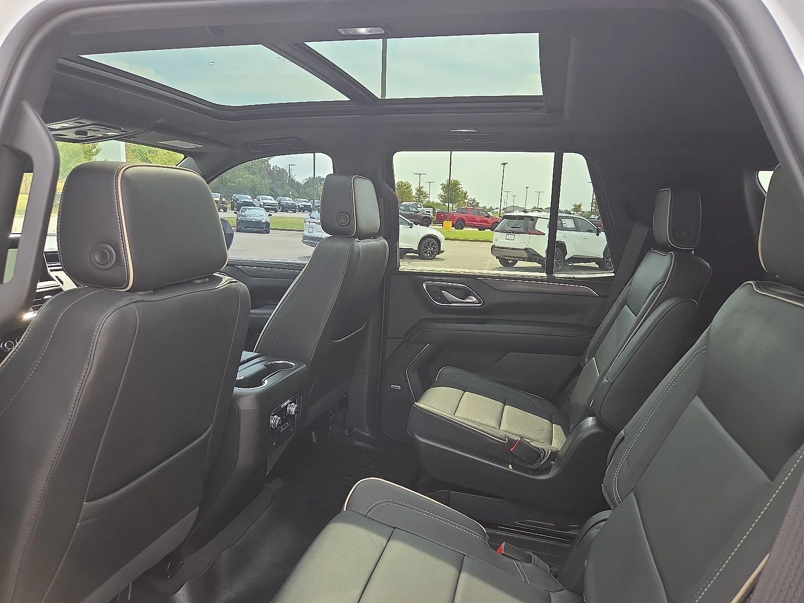 Used 2023 Summit White GMC SLT image 10
