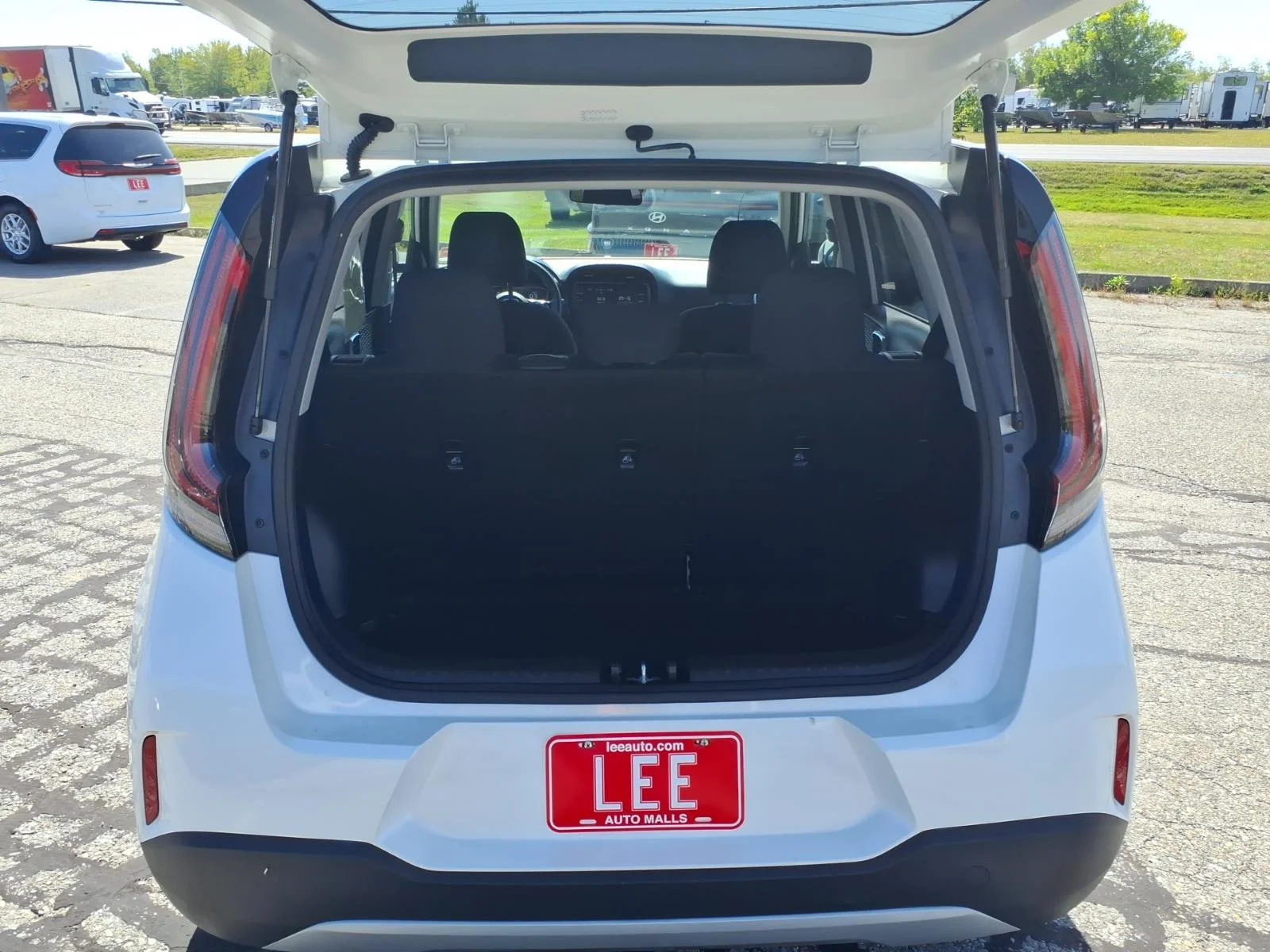 Used 2024 Snow White Pearl Kia LX image 12