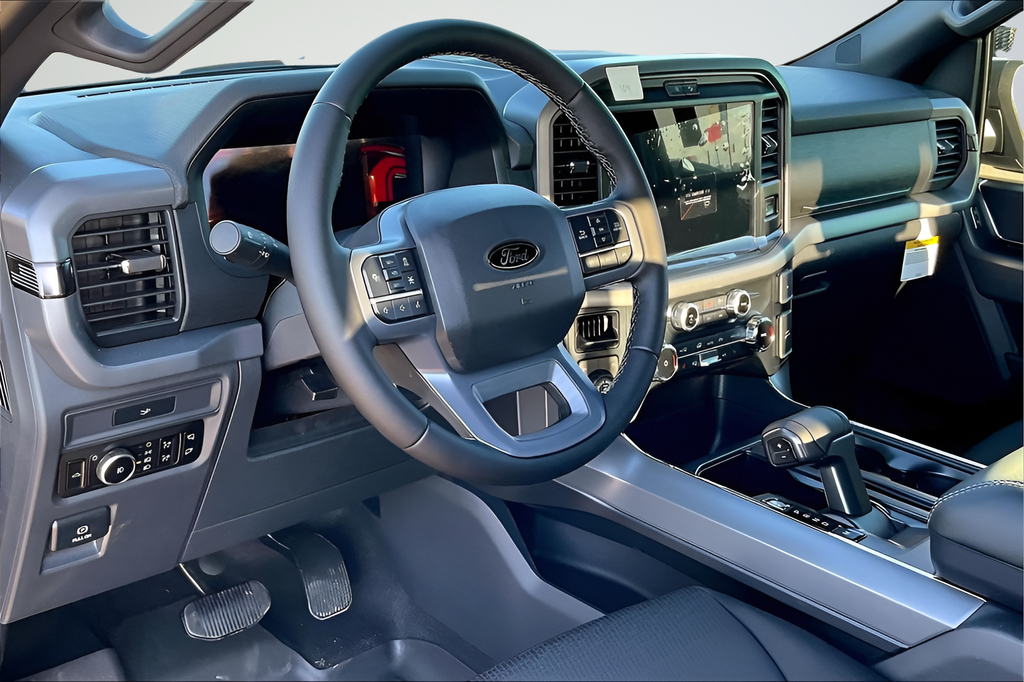 New 2026 Carbonized Gray Metallic Ford XLT image 7