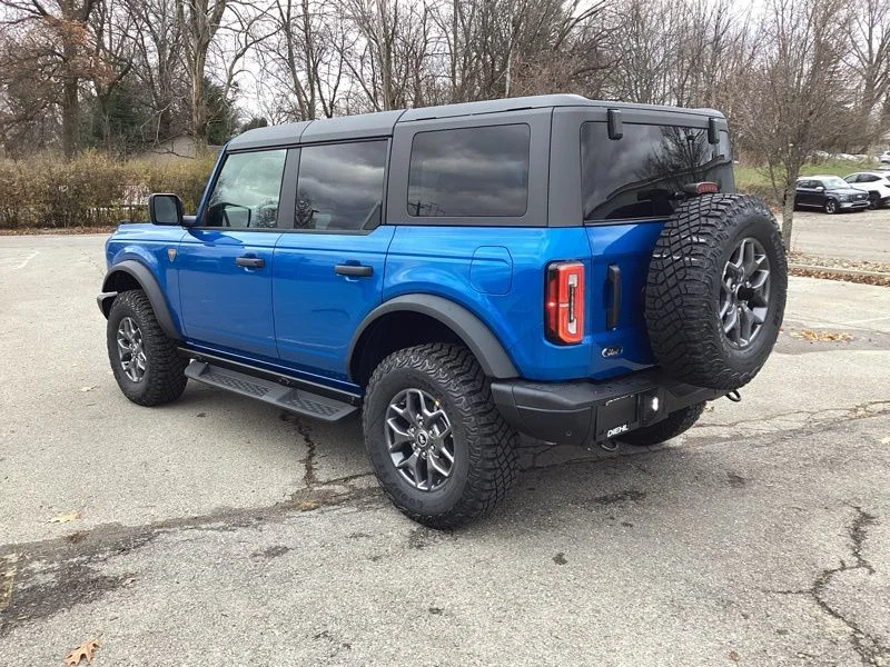 New 2025 Velocity Blue Metallic Ford Badlands® image 5