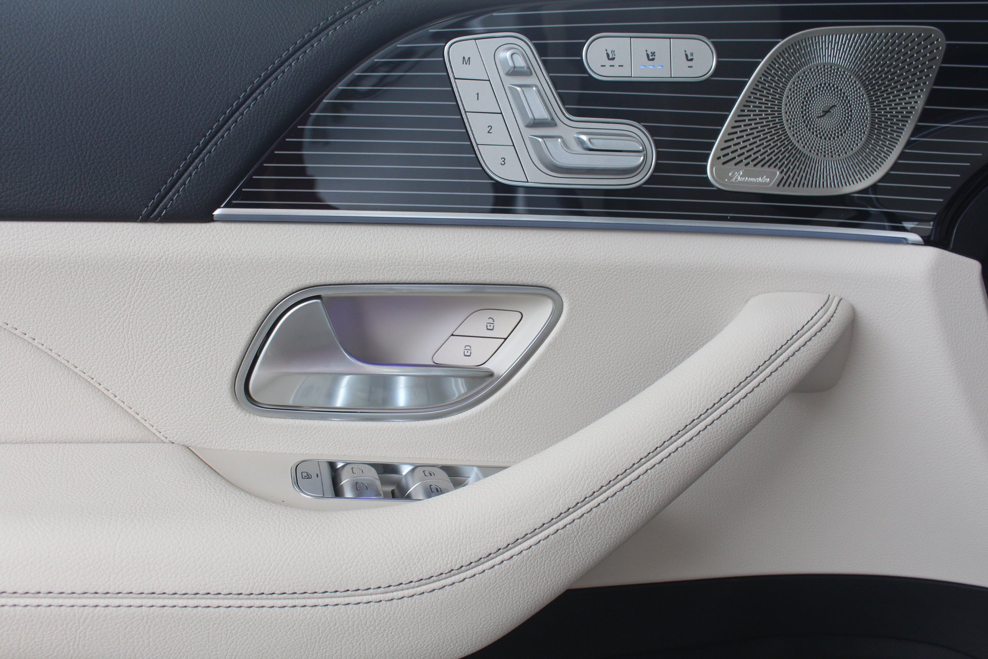 2026 Mercedes-Benz GLS Base - Photo 13