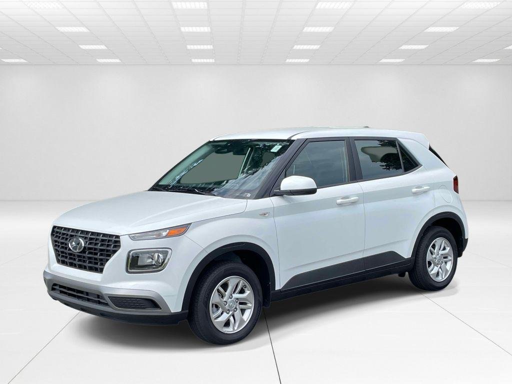 New 2026 White Hyundai SE image 3
