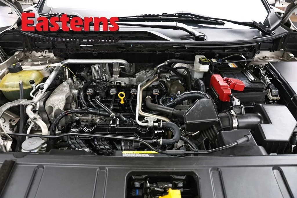 Used 2021 Gold Nissan SL image 9