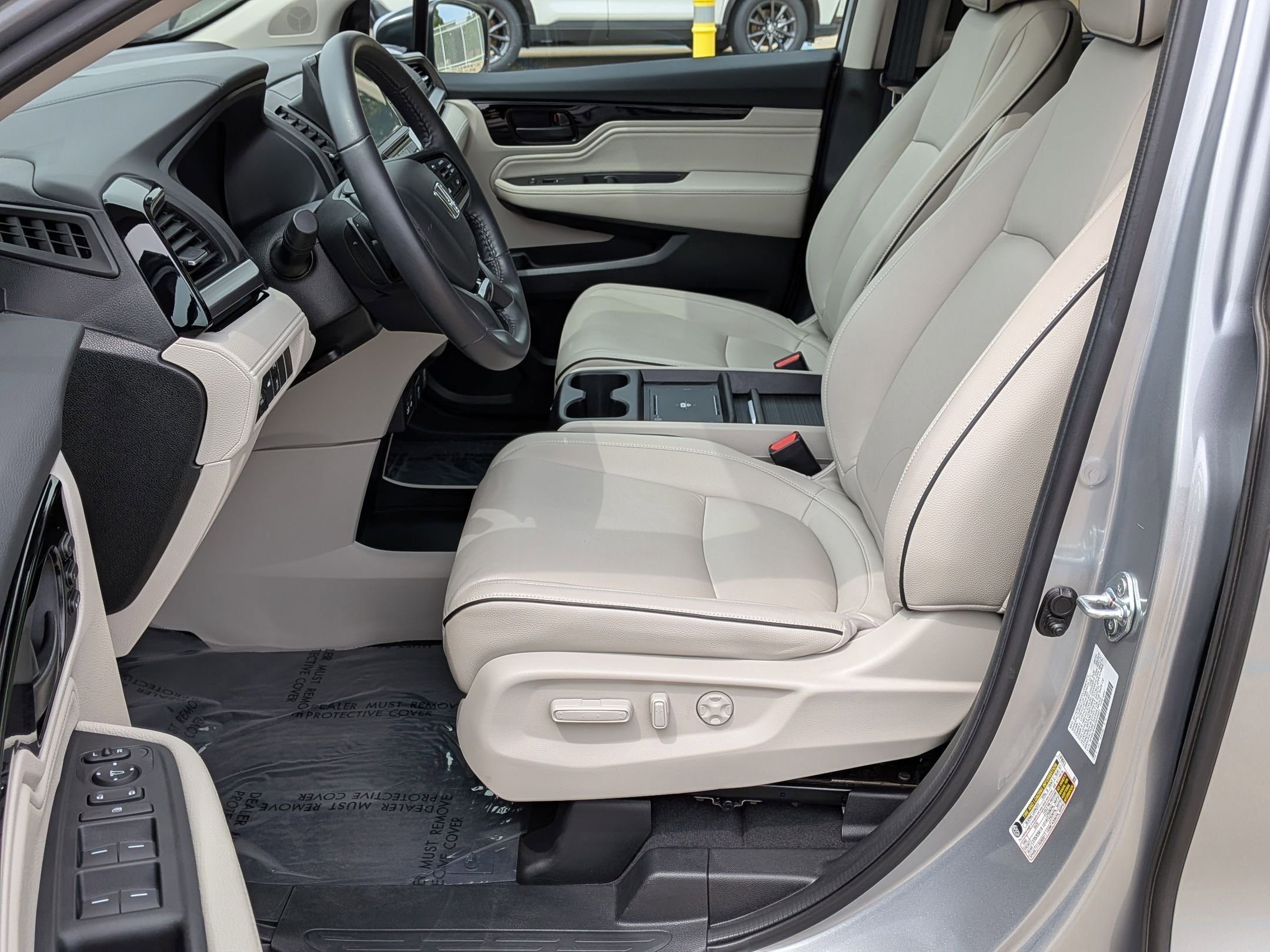 2025 Honda Odyssey Touring - Photo 11
