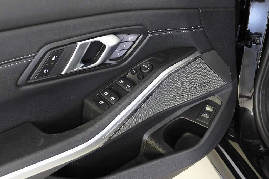Used 2025 Black Sapphire Metallic BMW M340i xDrive image 12