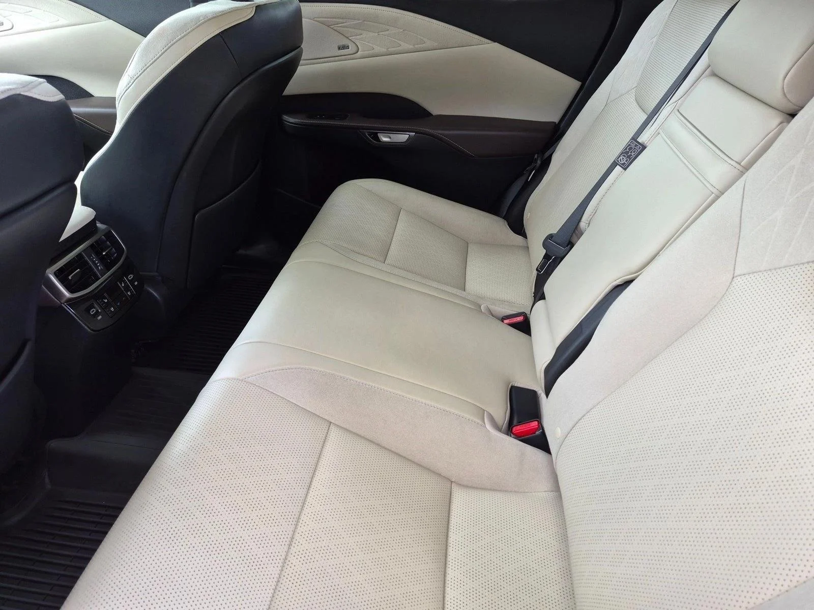 Certified Used 2023 Matador Red Mica Lexus LUXURY FWD image 18