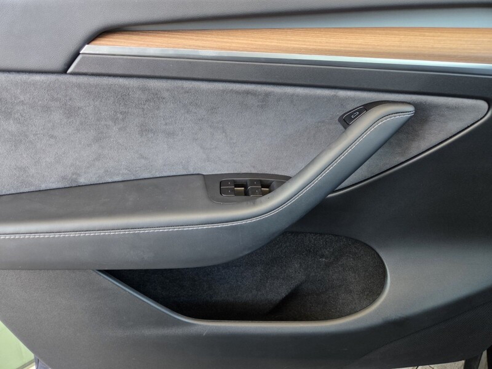 Used 2025 GRANITE GREY Tesla Performance AWD *Ltd Avail* image 23