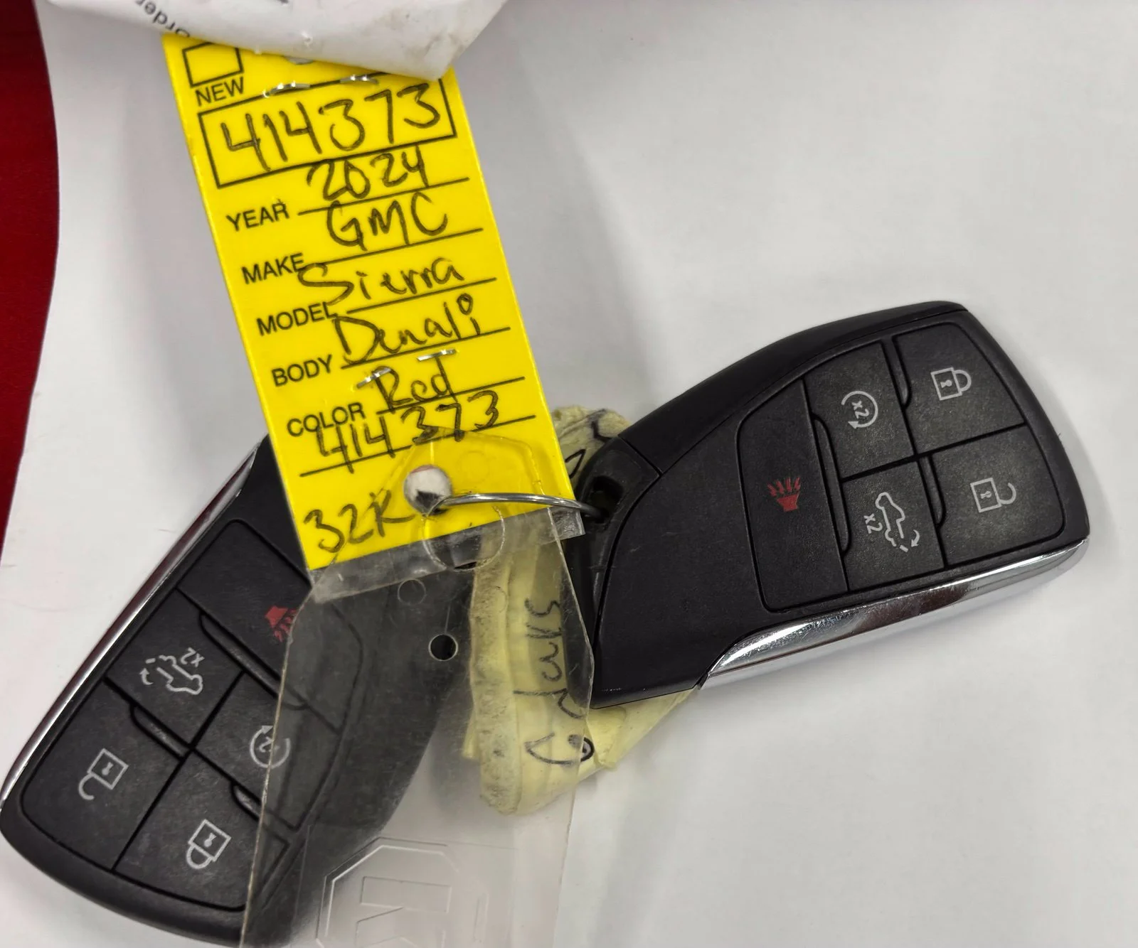 Used 2024 Red GMC Denali image 27