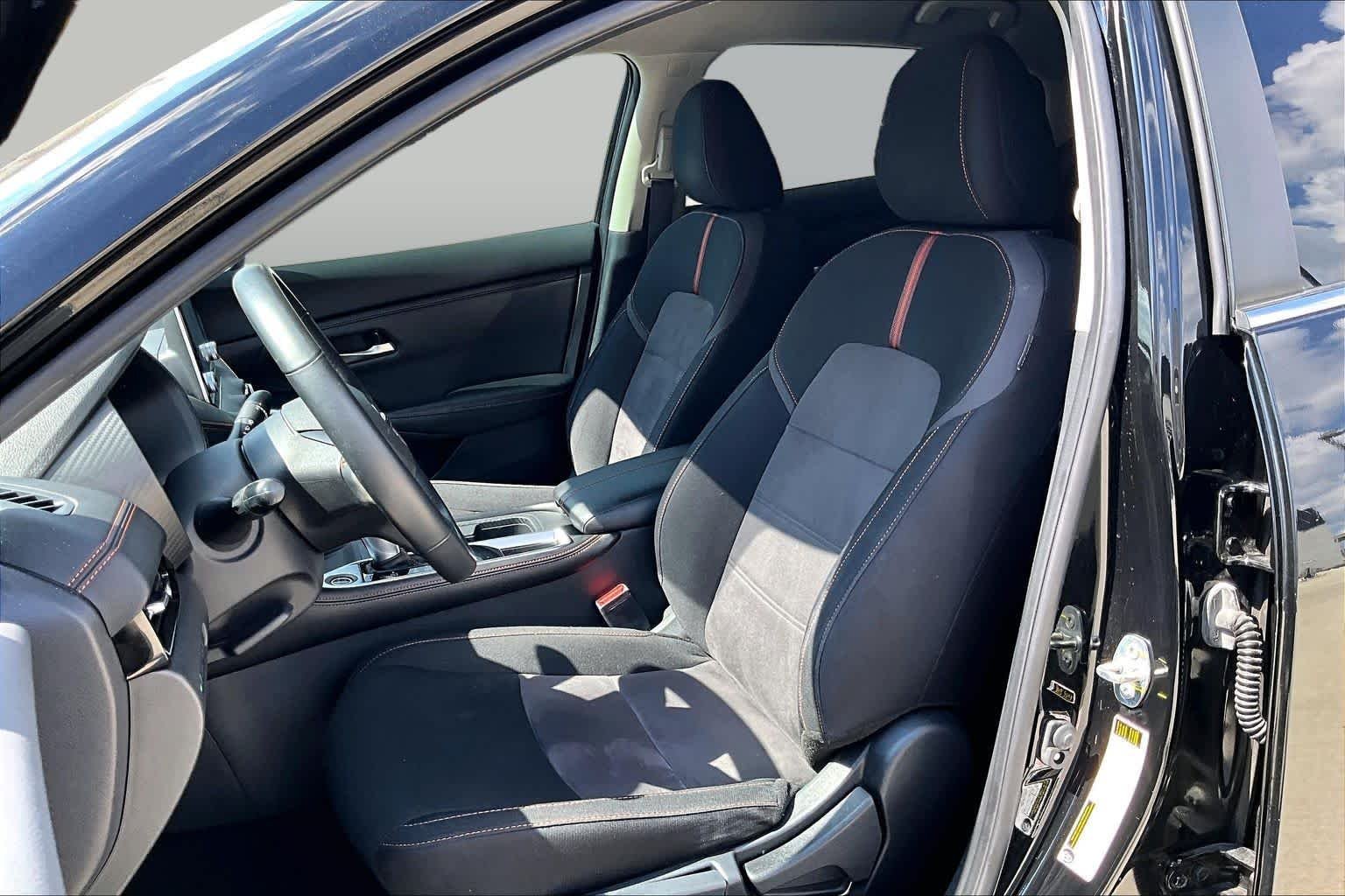 Used 2022 Super Black Nissan SR image 8