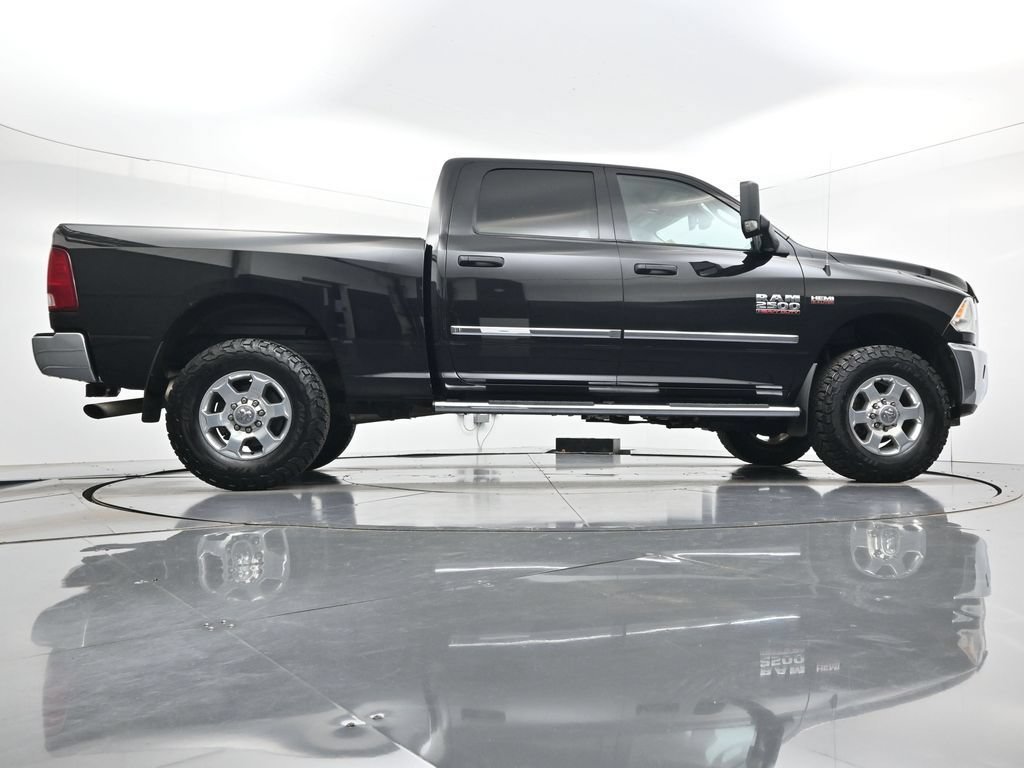 Used 2016 Brilliant Black Crystal Pearlcoat Ram Big Horn image 35