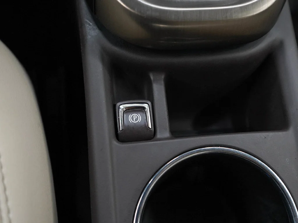 Used 2014 MOCHA BRONZE METALLIC Buick 4dr Sdn image 22