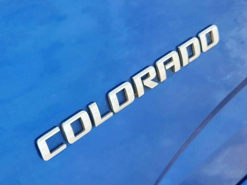 Used 2020 Kinetic Blue Metallic Chevrolet 4WD Z71 image 13