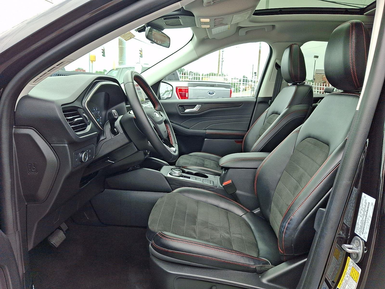 Certified Used 2022 Agate Black Ford SEL image 10