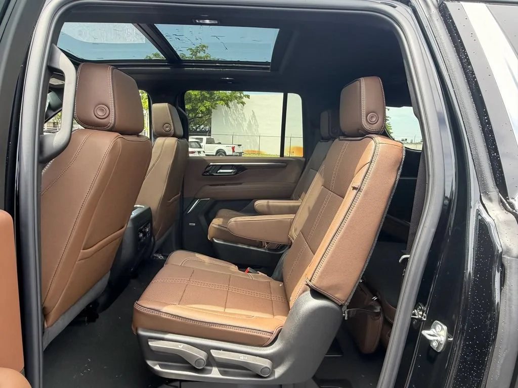 2026 Chevrolet Suburban High Country - Photo 10