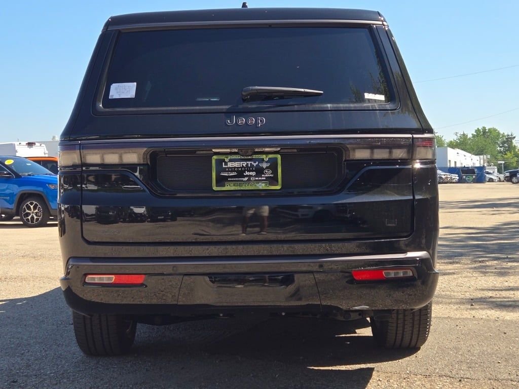 New 2026 High Gloss Black Exterior Paint Jeep Limited Altitude image 14