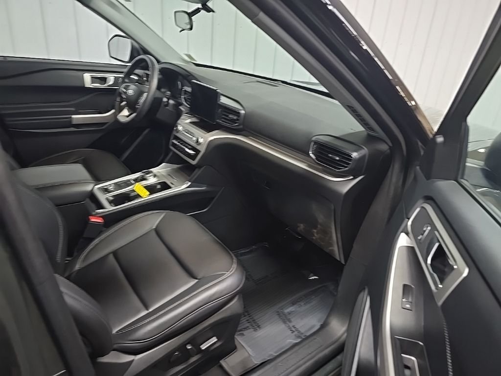 Used 2024 Green Metallic Ford XLT image 21