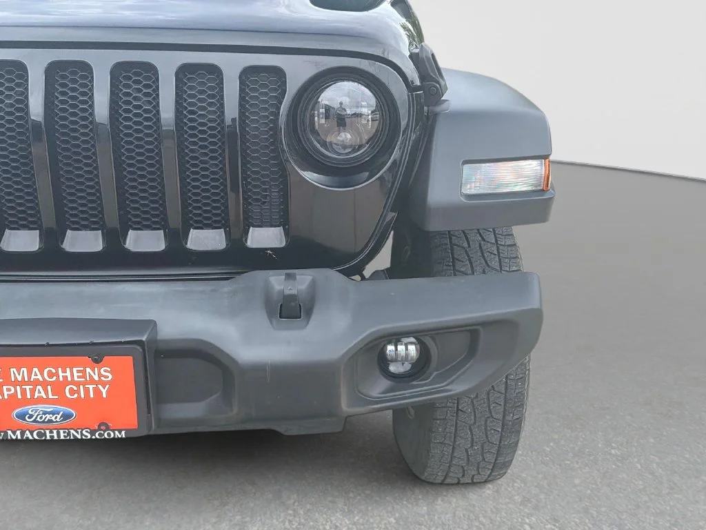 Used 2018 Black Jeep Sport S image 11